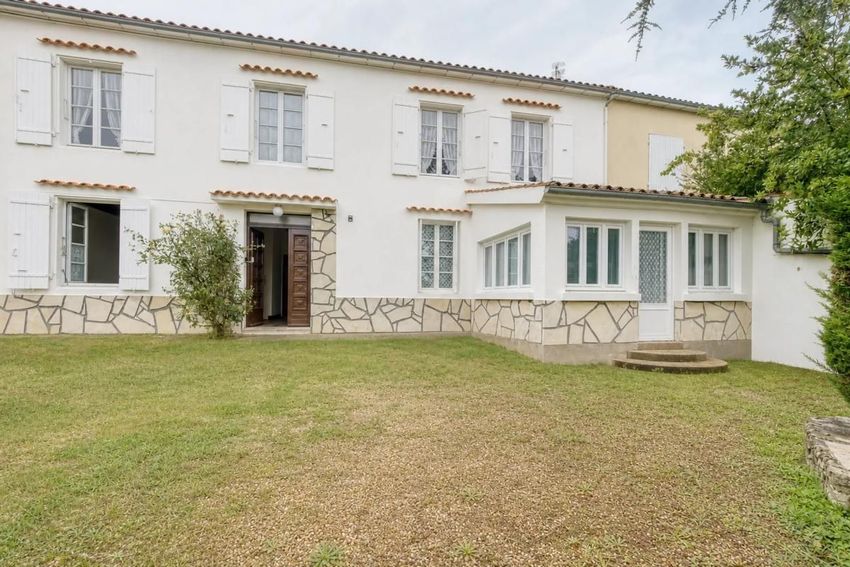 Image Façade à  maison individuelle de Genouillé