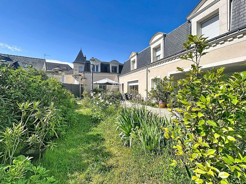 Image Façade à  maison mitoyenne de Seiches-sur-le-Loir
