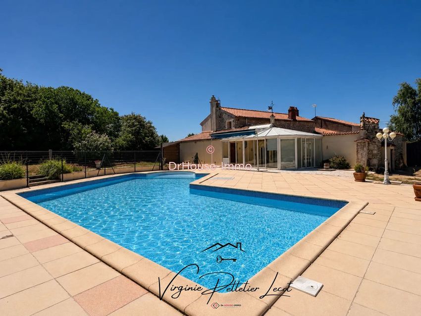 Image Piscine à  villa de Pissotte