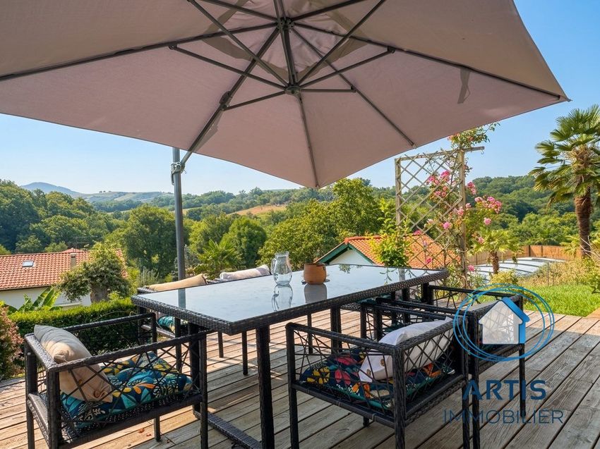 Image Terrasse à  maison individuelle de Saint-Pée-sur-Nivelle
