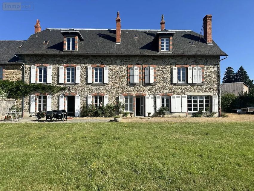 Image Façade à  maison individuelle de Ruynes-en-Margeride