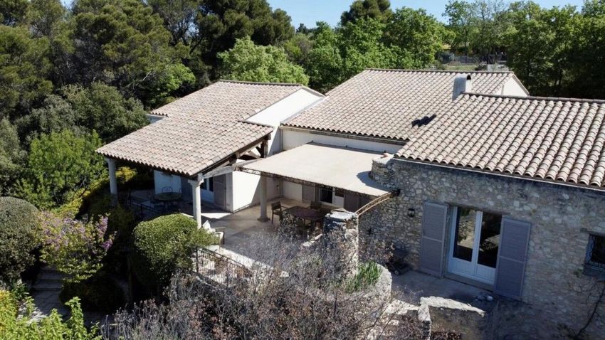 Image Façade à  maison individuelle de Venasque