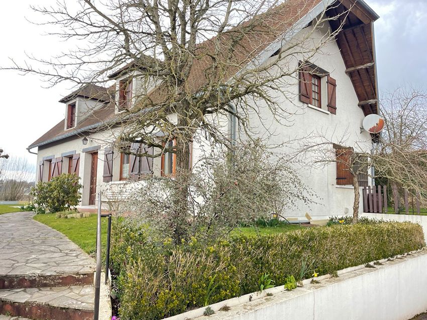 Image Façade à  maison individuelle de Songeons