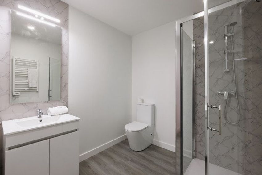 Image Salle de bains à studio de L'Haÿ-les-Roses