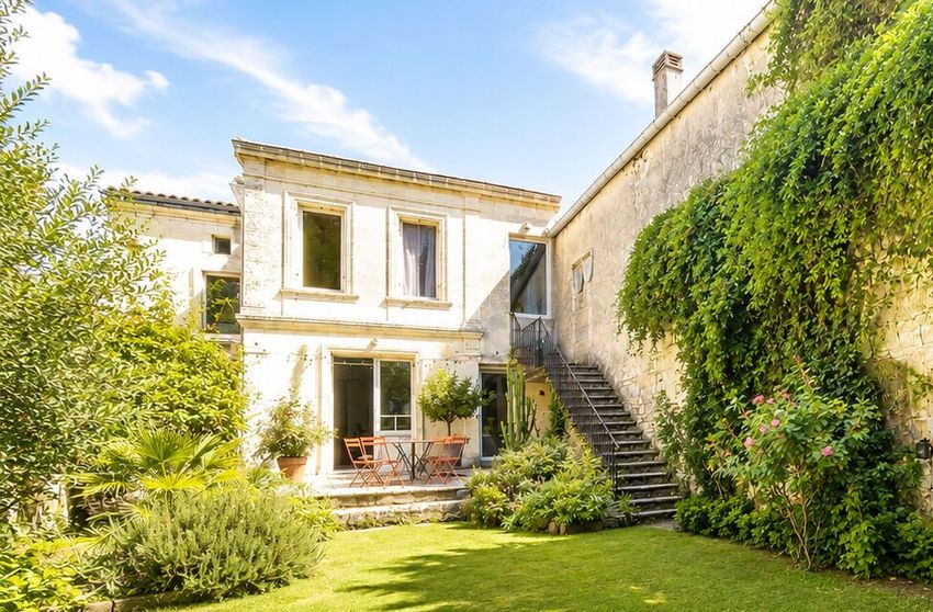 Image Façade à  maison mitoyenne de Arveyres