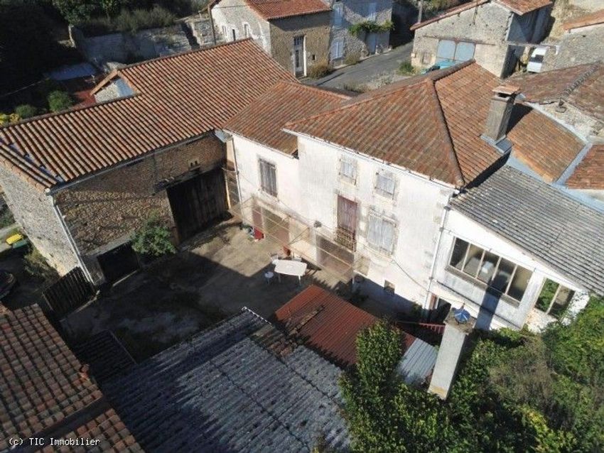 Image Façade à  propriété agricole de Verteuil-sur-Charente