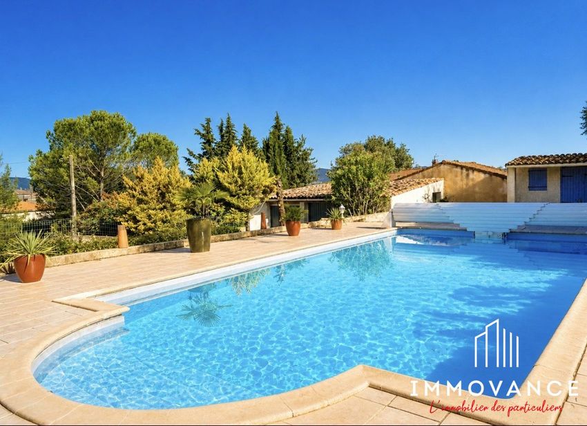 Image Piscine à  maison individuelle de Lézan