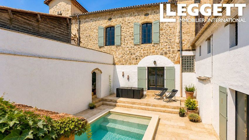 Image Piscine à  maison de village de Sos