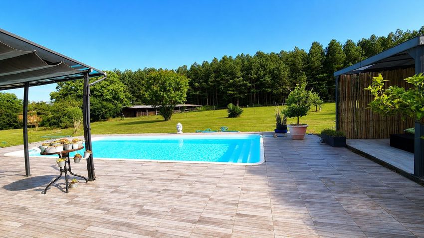 Image Piscine à  maison individuelle de Souprosse