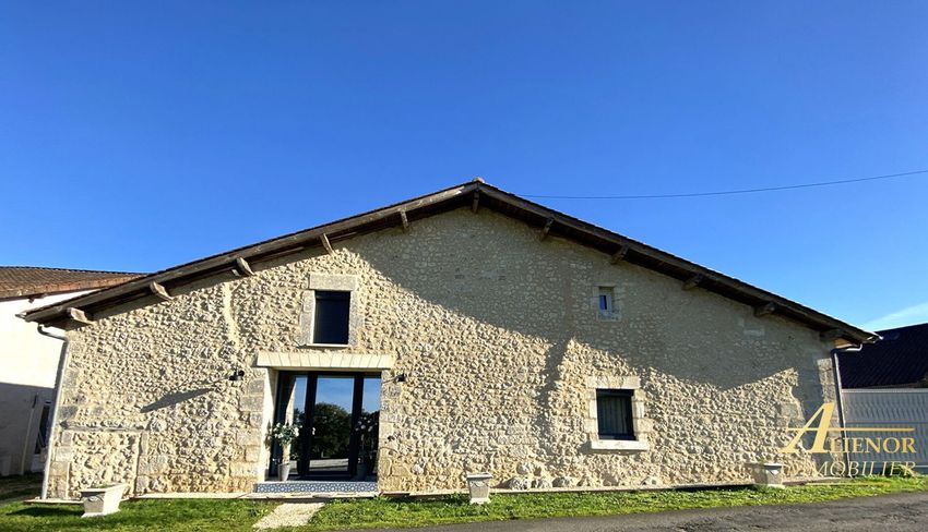 Image Façade à  maison individuelle de Brantôme en Périgord