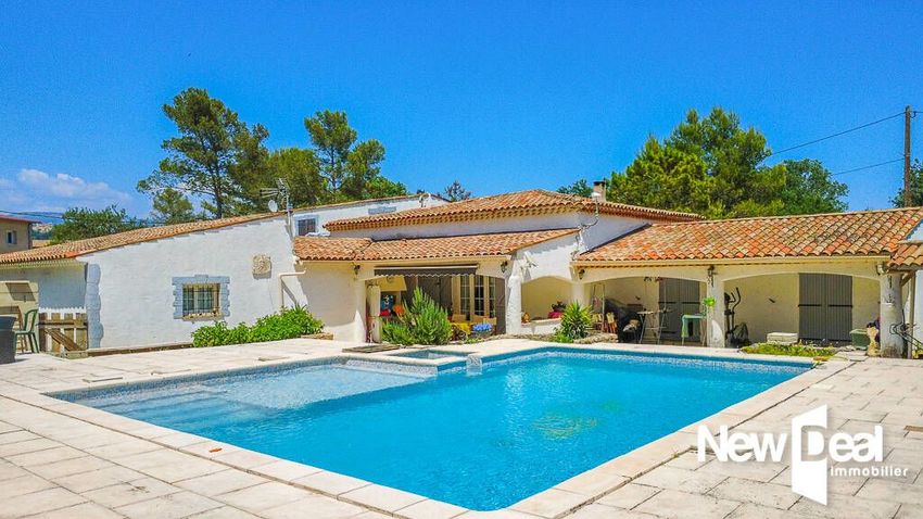 Image Piscine à  propriété agricole de Tourrettes