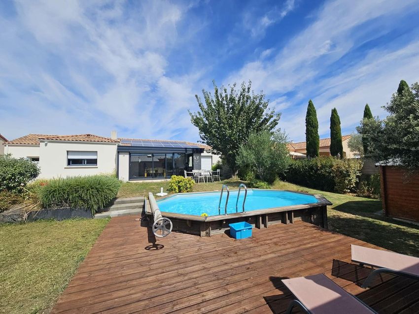 Image Piscine à  maison individuelle de Gorges