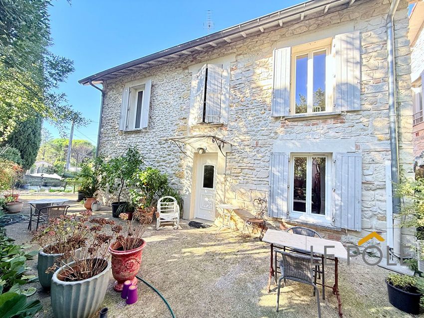Image Façade à  maison individuelle de Saint-Hilaire-de-Brethmas