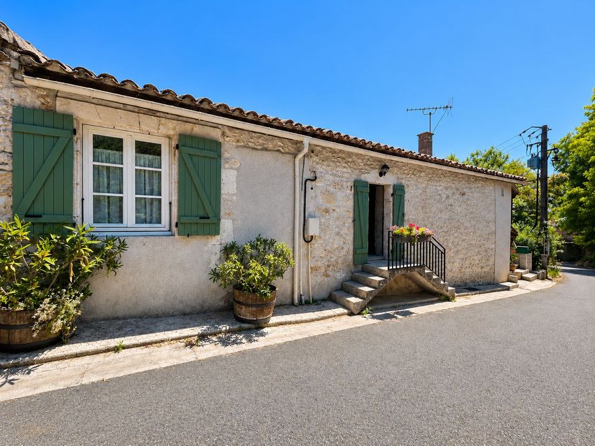 Image Façade à  maison individuelle de Roquecor