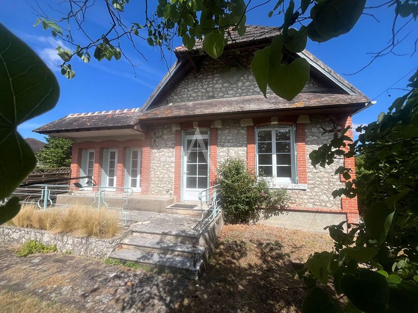Image Façade à  maison individuelle de Cour-Cheverny