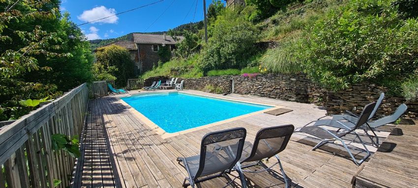 Image Piscine à  maison individuelle de Saint-André-Lachamp