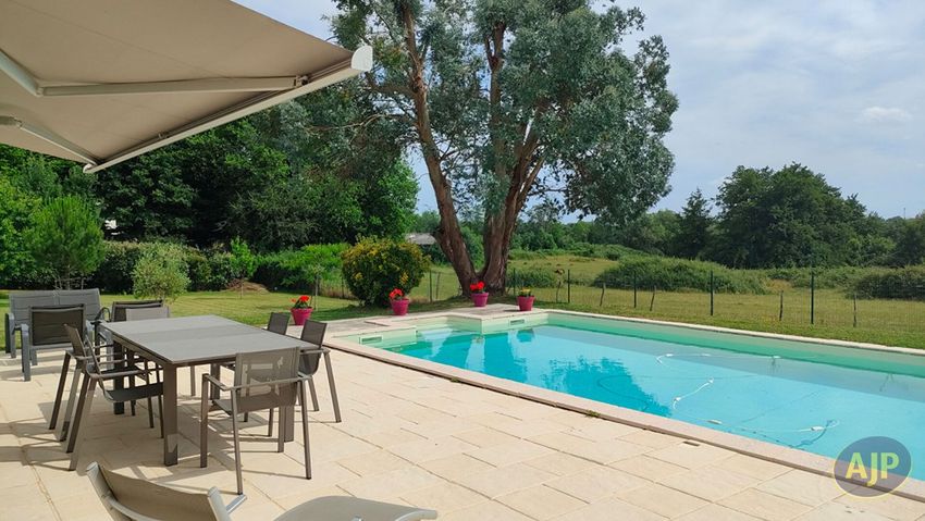 Image Piscine à  maison individuelle de Val de Virvée