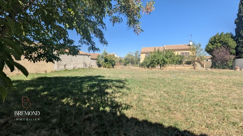 Image de terrain à Trets