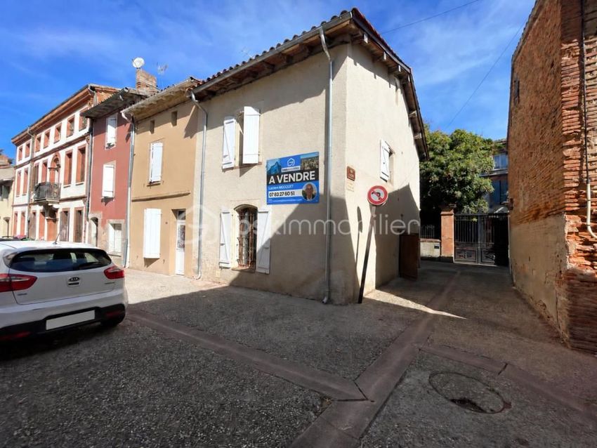 Image Façade à  maison de village de Saint-Sulpice-la-Pointe