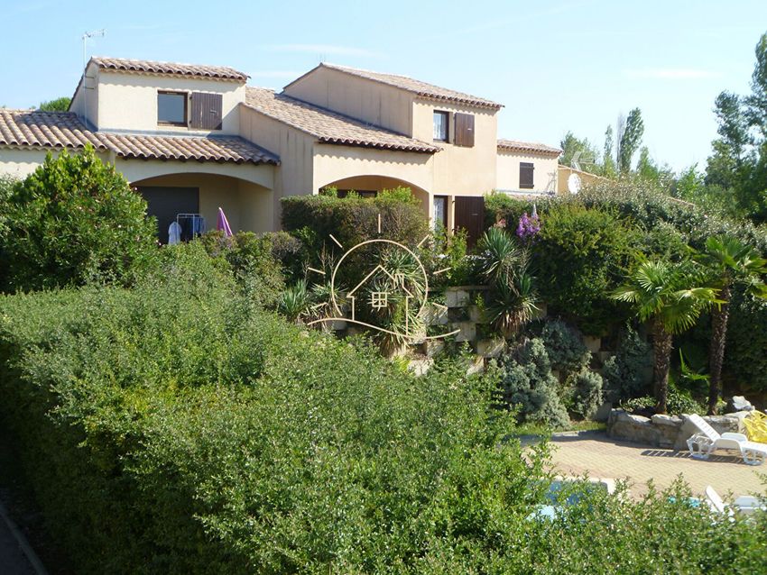 Image Façade à  maison mitoyenne de Saint-Sauveur-de-Cruzières