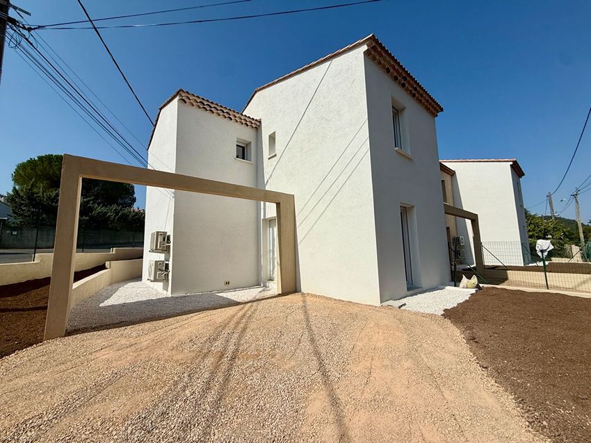 Image Façade à  maison mitoyenne de Saint-Maximin-la-Sainte-Baume