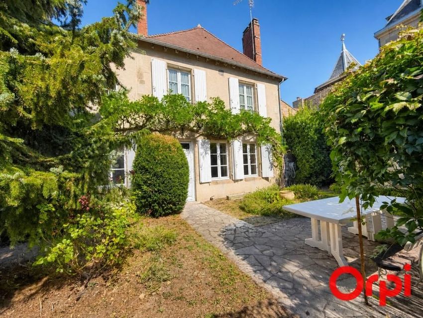 Image Façade à  maison mitoyenne de Cérilly