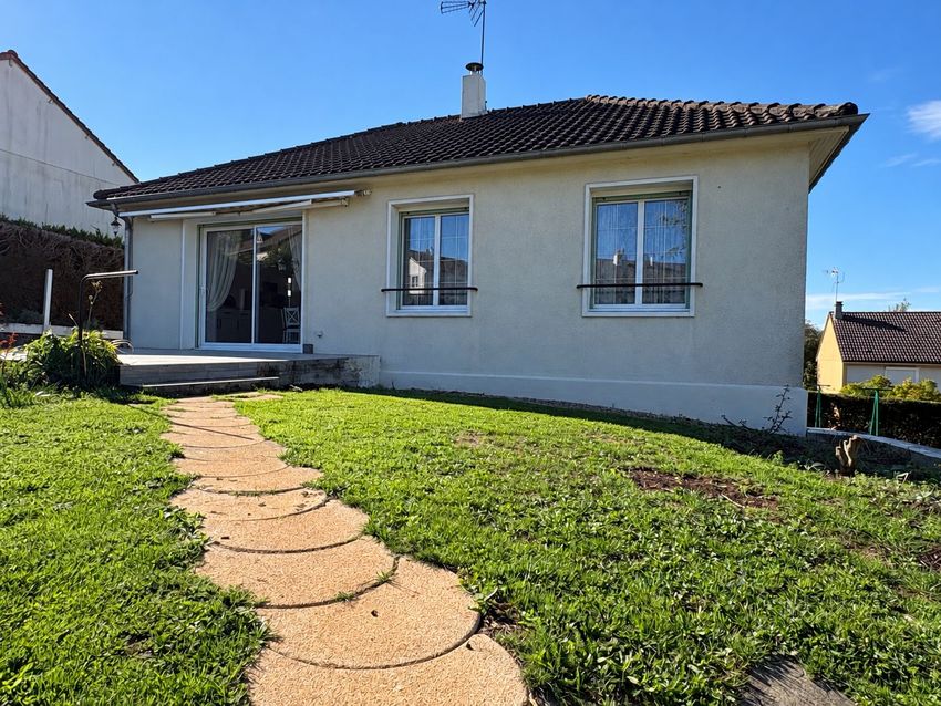 Image Façade à  maison individuelle de Gacé
