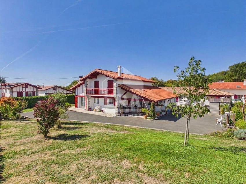 Image Façade à  maison individuelle de Halsou