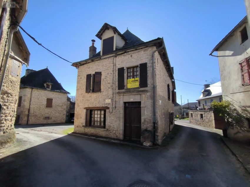 Image Façade à  maison individuelle de Roussennac