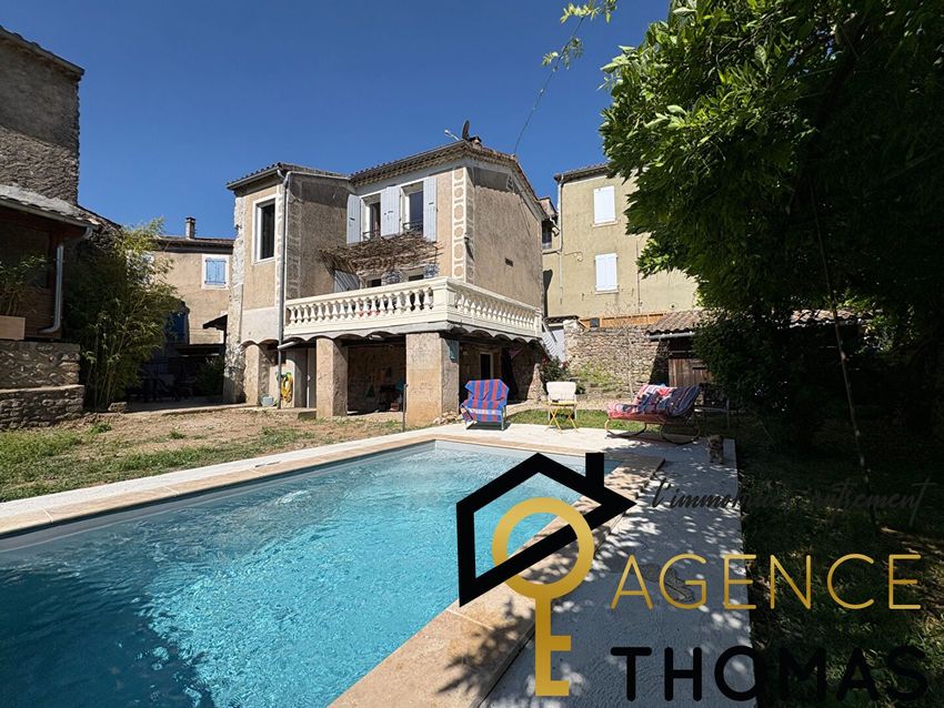 Image Piscine à  maison individuelle de Uzer