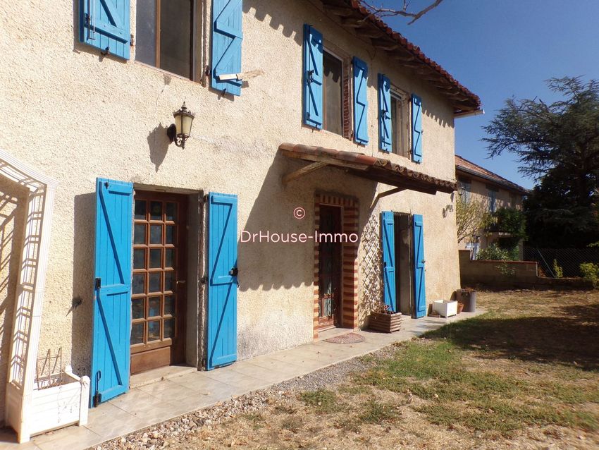 Image Façade à  villa de Técou