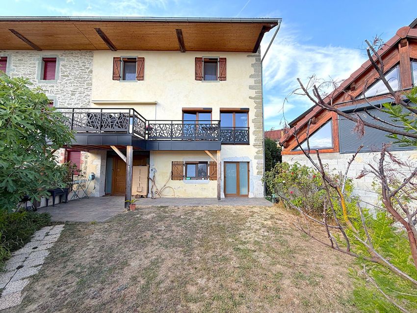 Image Façade à  maison individuelle de Challonges
