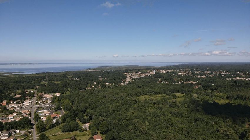 Image Vue à terrain de Audenge