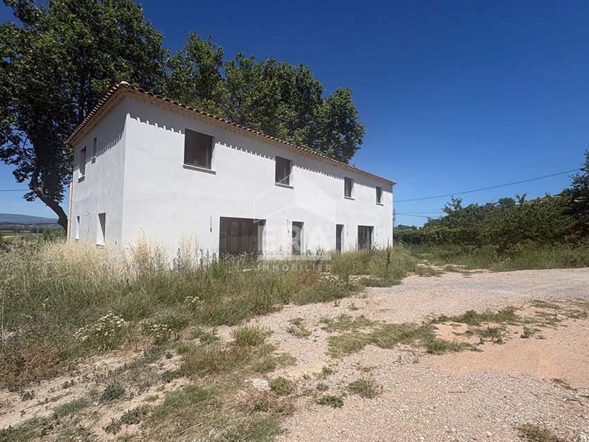 Image Façade à  maison mitoyenne de Meyrargues