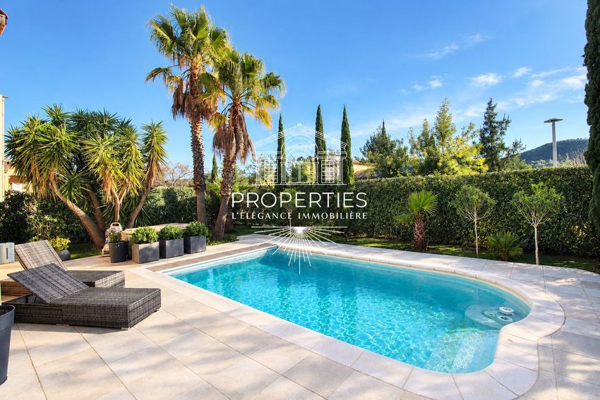 Image Piscine à  maison individuelle de Bormes-les-Mimosas