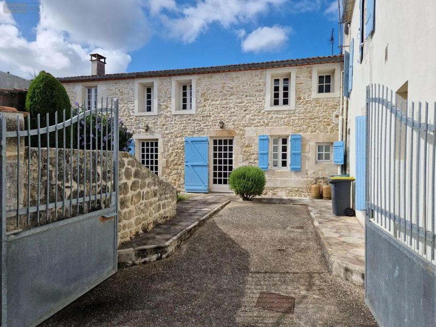 Image Façade à  maison mitoyenne de L'Éguille