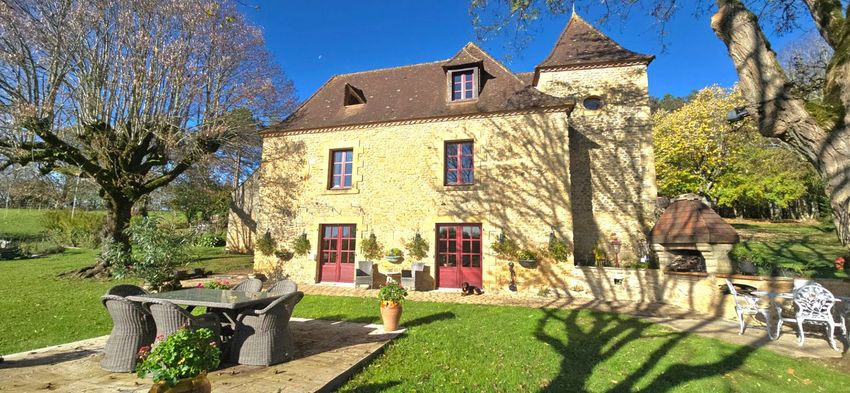 Image Façade à  manoir de Val de Louyre et Caudeau