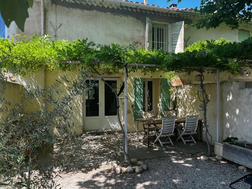 Image Façade à  maison individuelle de Alleins