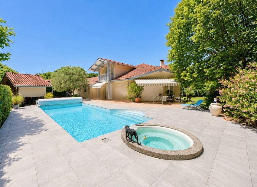 Image Piscine à  maison individuelle de Saint-Vincent-de-Tyrosse