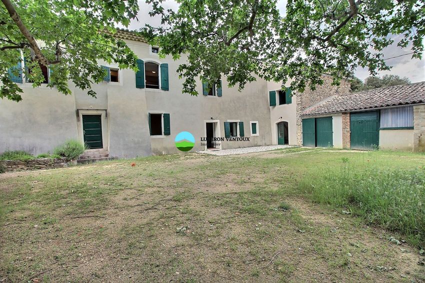 Image Façade à  maison mitoyenne de Mornas