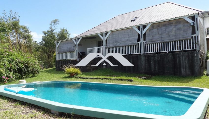 Image Piscine à  maison individuelle de Les Avirons