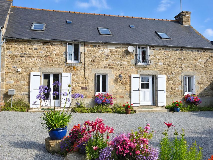Image Façade à  maison mitoyenne de Plœuc-L'Hermitage
