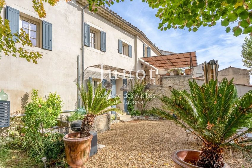Image Façade à  maison de village de Gordes