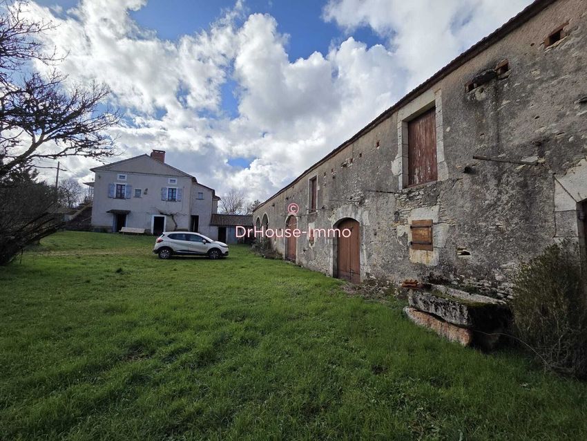 Image Façade à  villa de Aujols