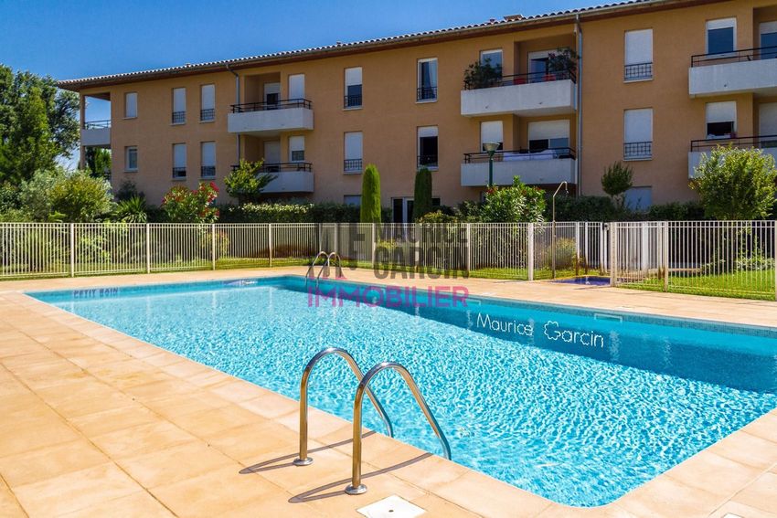 Image Piscine à appartement de L'Isle-sur-la-Sorgue