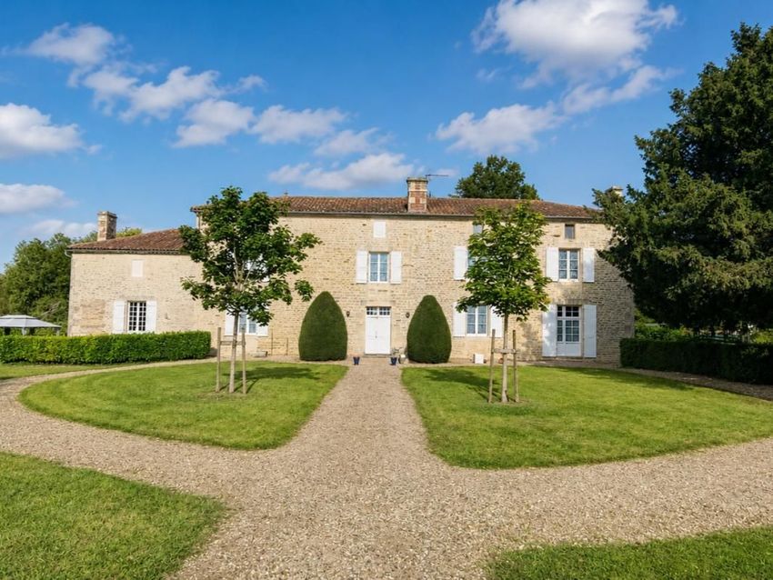Image Façade à  propriété agricole de Saint-Groux