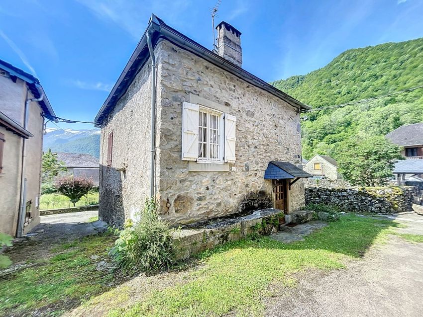 Image Façade à  maison individuelle de Ustou