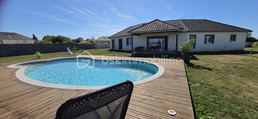 Image Piscine à  maison individuelle de Escoubès