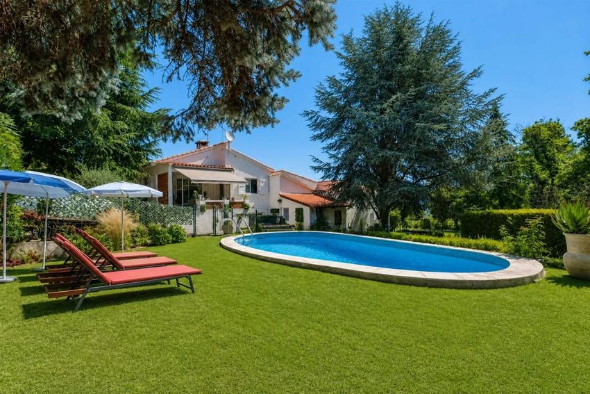 Image Piscine à  maison individuelle de Berre-les-Alpes