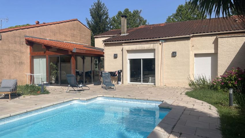 Image Piscine à  maison mitoyenne de Castanet-Tolosan